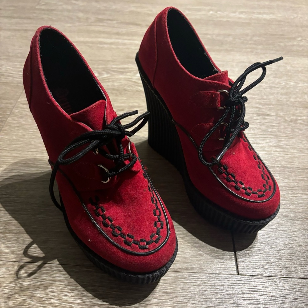 Demonia Creeper- 302 Red and Black Wedge Platforms Size 7